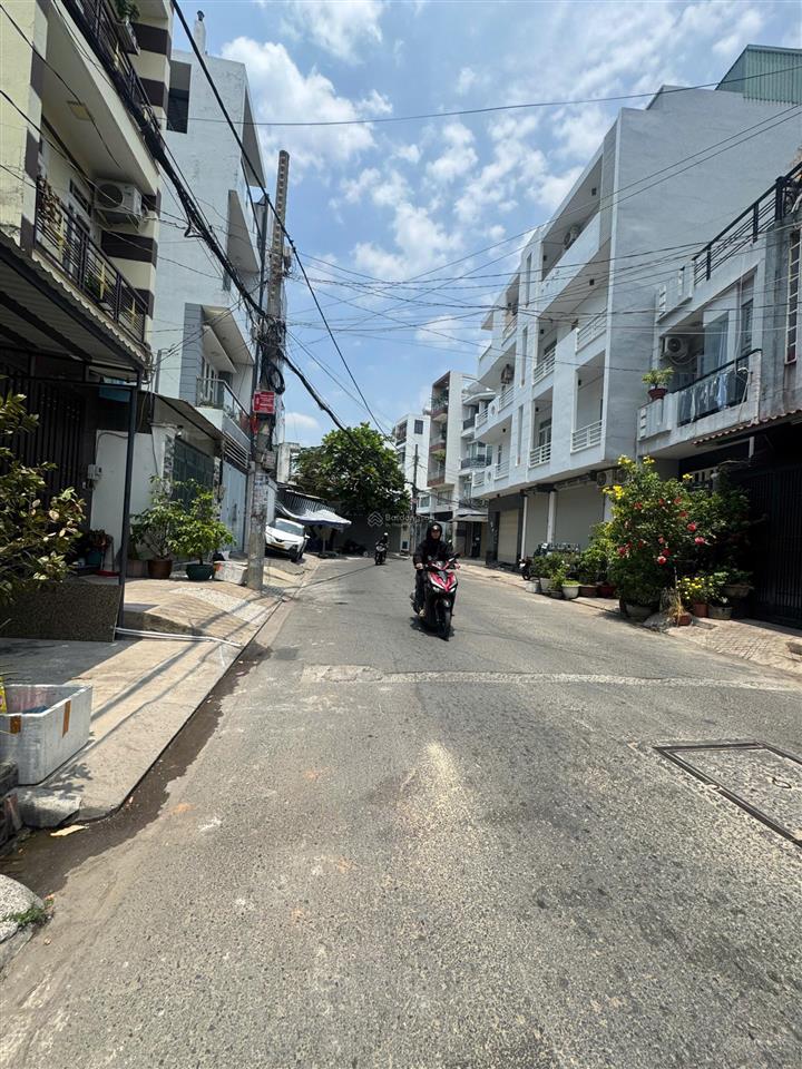 Nhà hẻm 12m 137 bình long ngay tân phú ngay trần quang cơ
