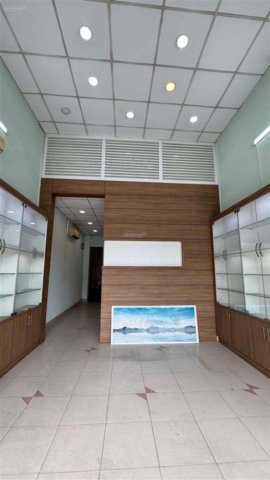 Cho thuê mtkd đường luỹ bán bích (gần âu cơ)  4x10m  cấp 4 có lửng  giá 15 triệu/th