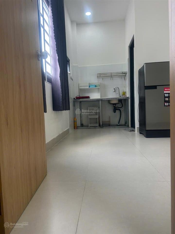 Cho thuê phòng trọ hẻm 1036 cmt8 (gần hoàng sa), dt 20 m2 full nội thất, giá 4tr2/th