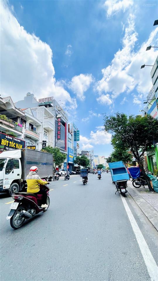 Bán nhà mặt tiền gò dầu, 5.5x23.4m, nhà cấp 4, giá 24 tỷ ( 0932 506 ***)