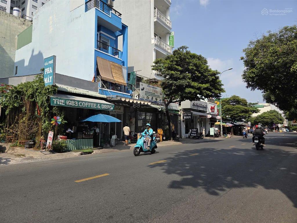 Bán nhà mtkd đường tân hương, 12x33m, nhà cấp 4, giá 78 tỷ thương lượng