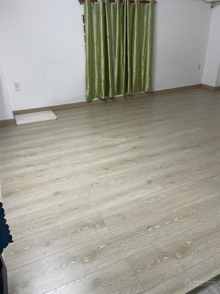 Cho thuê phòng trọ hẻm 1036 cmt8 (gần hoàng sa), 18 m2 full nội thất, giá 3tr2