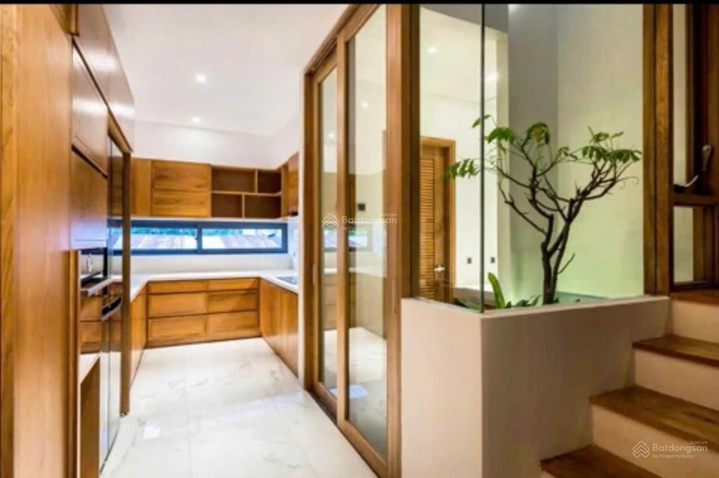 Cho thuê nhà mới mtkd nguyễn hậu  7 tầng có hầm và thang máy  giá 35 triệu/th
