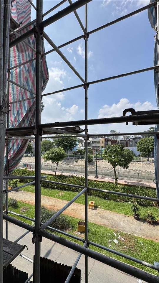 Mặt tiền đường ụ cây, view công viên, bờ kênh, đẹp, thoáng mát giá chỉ 6,3 tỷ tl