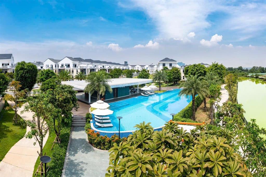 Kẹt tiền bán gấp biệt thự song lập view sông sắp có sổ, nhận nhà ở ngay gần quảng trường aqua city