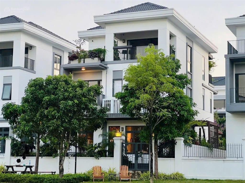 Kẹt tiền bán gấp biệt thự song lập view sông sắp có sổ, nhận nhà ở ngay gần quảng trường aqua city