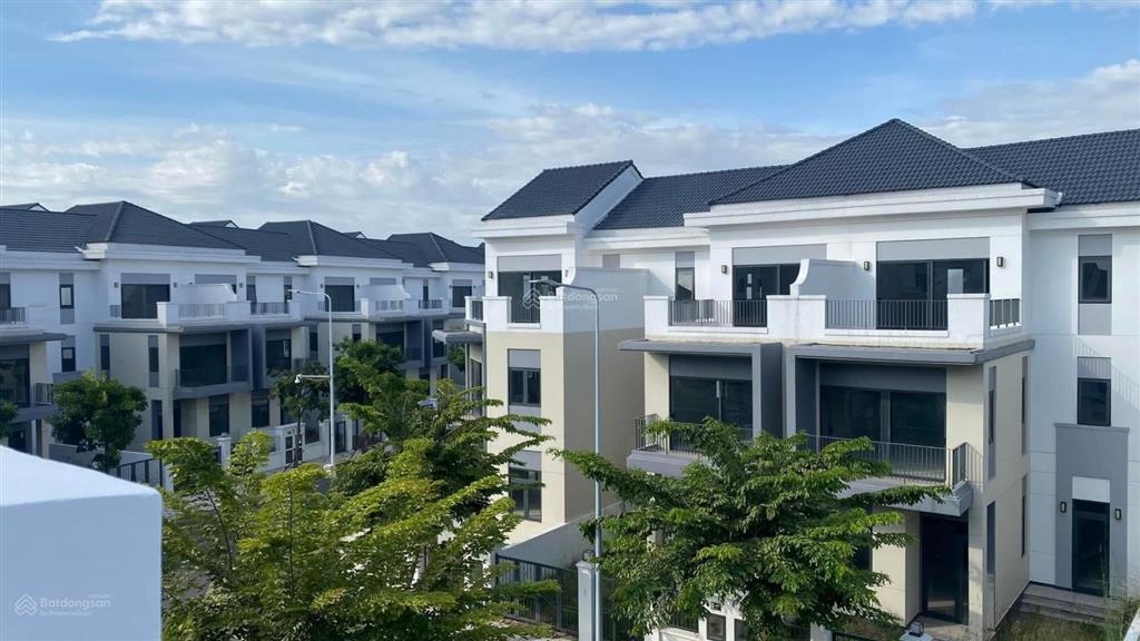 Kẹt tiền bán gấp biệt thự song lập view sông sắp có sổ, nhận nhà ở ngay gần quảng trường aqua city