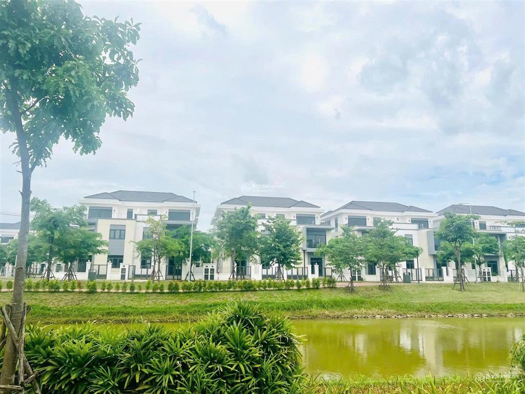 Kẹt tiền bán gấp biệt thự song lập view sông sắp có sổ, nhận nhà ở ngay gần quảng trường aqua city