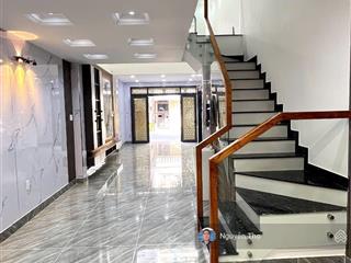 Bán nhà 1 trệt 1 lửng 2 lầu sân thượng. đường 12m gần sân bay tân sơn nhất. nhỉnh 10 tỷ