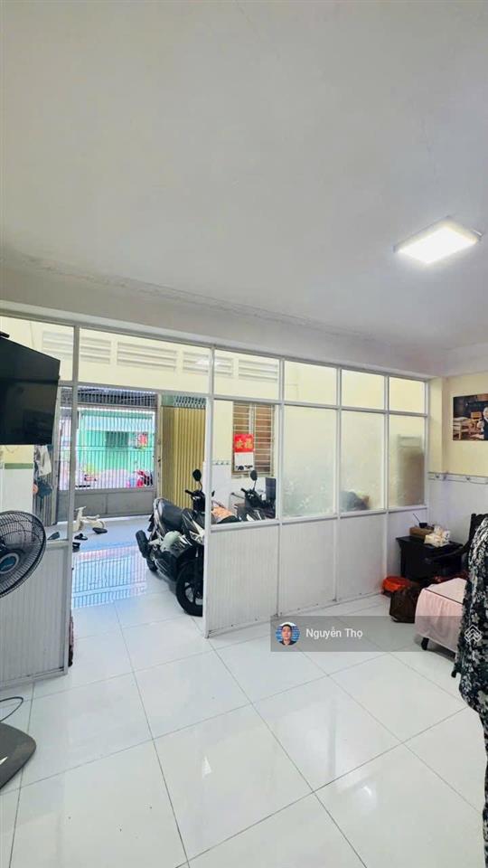 Bán nhà dt 5 x 15m 1 trệt 2 lầu sân thượng. đường 16m thông p. tây thạnh