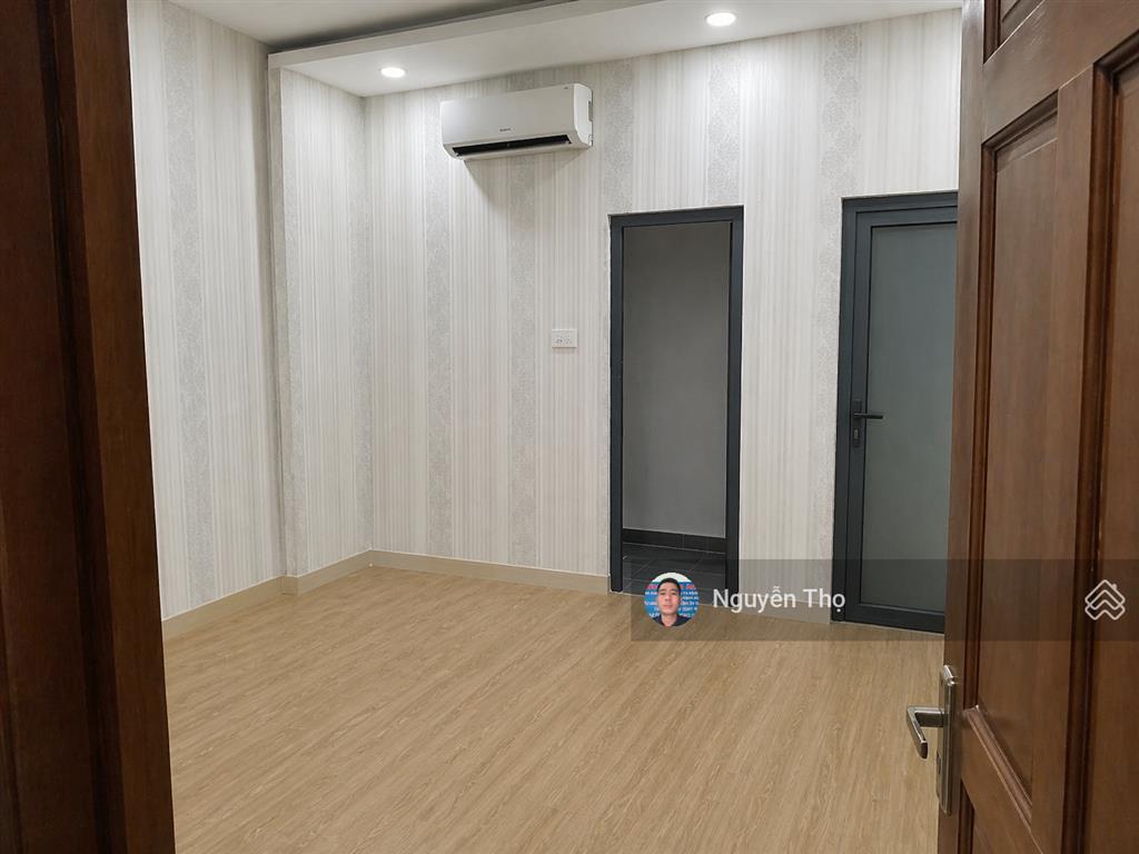 Bán nhà 1 trệt 3 lầu 5 phòng ngủ + sân thượng. gần aeon mall tân phú.