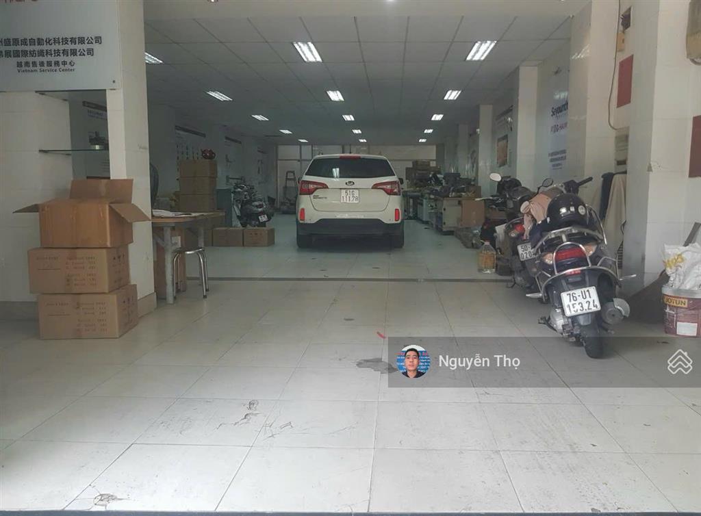 Cho thuê nhà ngang 8m x 25m 1 trệt 2 lầu sân thượng.