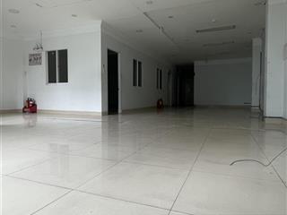 Cho thuê nhà làm vp cty gần trường học lê lai. dt. 8 x 25m 1 trệt 2 lầu sân thượng.