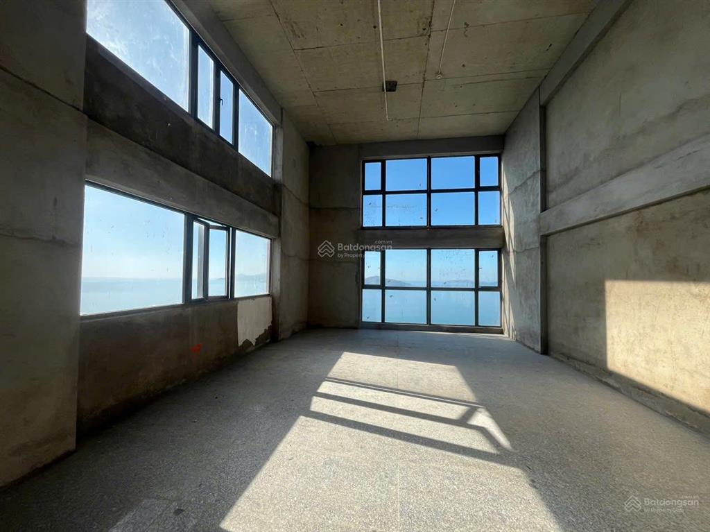 Bán căn hộ duplex 2 tầng, tòa napoleon nha trang, giá tốt, vị trí đẹp, view có 102