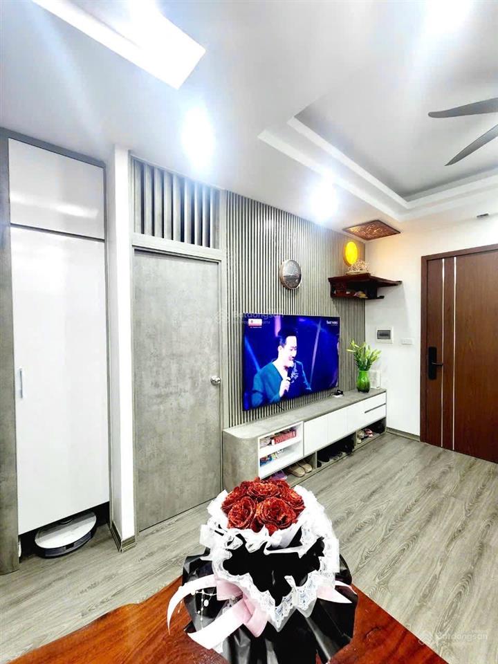 Cần bán gấp căn hộ 2 phòng ngủ. hh2c linh đàm full lung linh.  0984 877 ***
