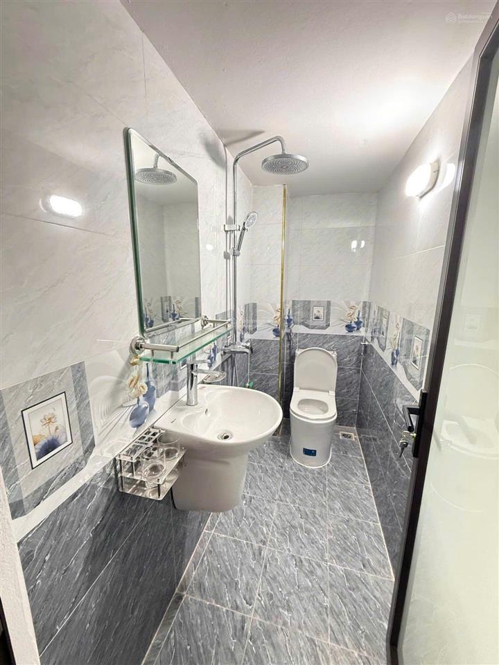 Chủ bán gấp  giảm sốc 650tr  nhà đống đa 32m  kinh doanh tốt  cách mặt phố 15m  8.3 tỷ