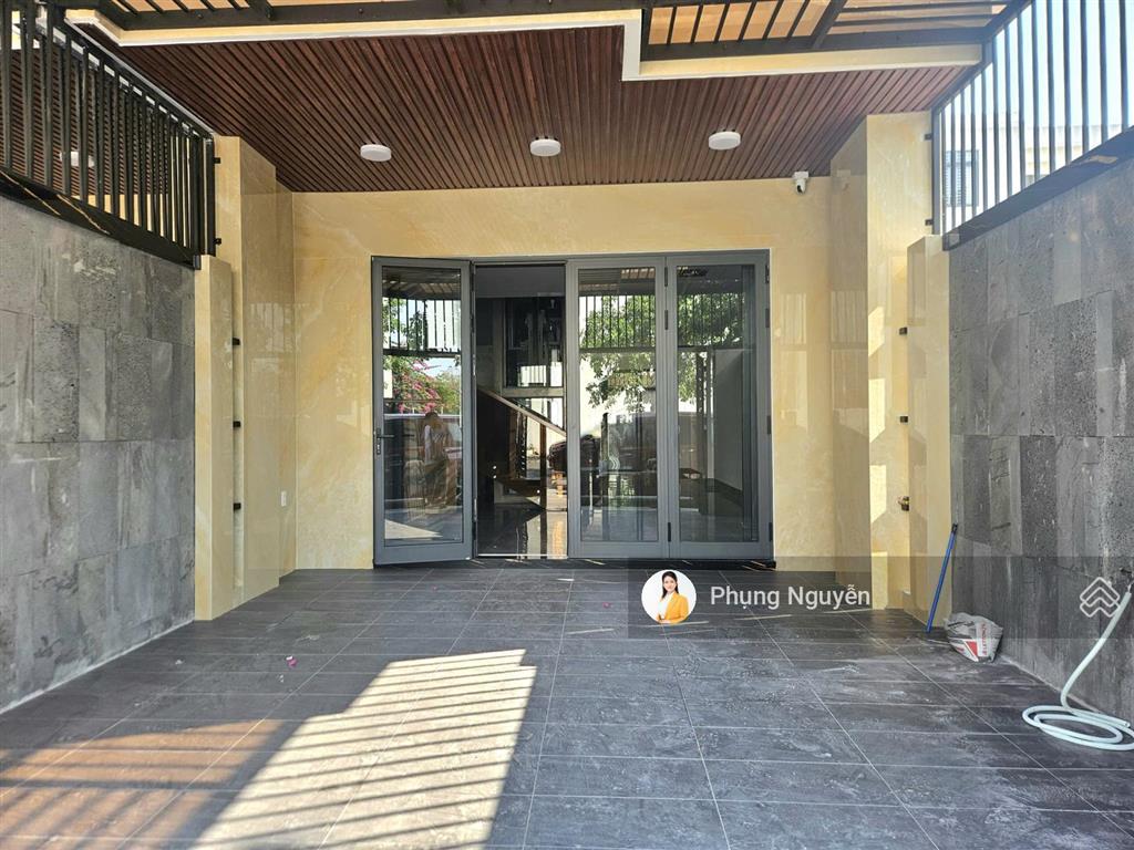Cho thuê dài hạn nhà phố mỹ gia 7, nha trang, mới 100%, 3 tầng 3pn, 100m2, giá 35tr/tháng.