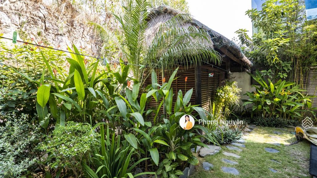 Bán biệt thự b29 tại anh nguyễn, ocean front, nha trang. 420m2, 3 tầng 4pn, giá 70 tỷ.