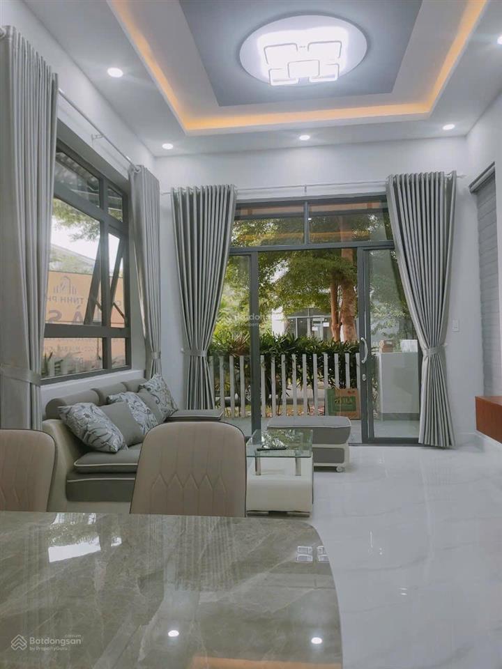 Chủ gửi bán căn nhà view hồ bơi kdc long phú, 85m2 3,2 tỷ nhà thô, shr thông qua 135