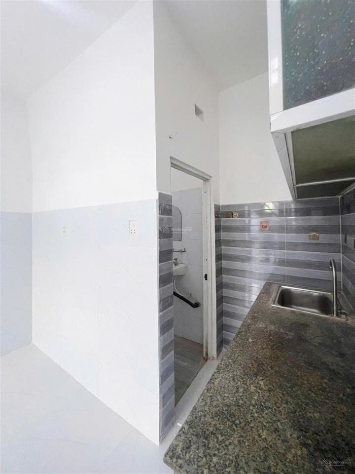 Nhà 998tr (còn bớt) ở tô ký quận 12 ngay cổng công viên phần mềm quang trung. dt 3,5x6m có 2pn