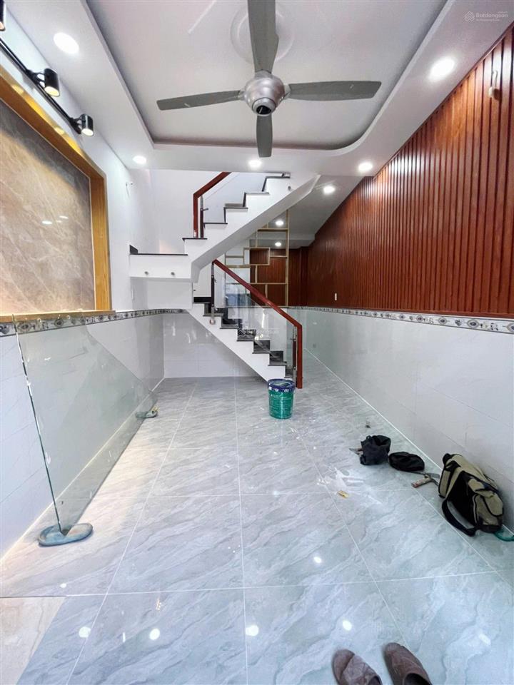 Nhà (dt 3,5x9m) có 2pn 2wc ở 551 lê văn khương quận 12, gần chùa pháp thạnh, giá 1tỷ389tr còn bớt