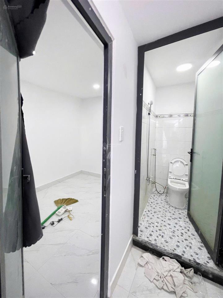Nhà (dt 3,5x9m) có 2pn 2wc ở 551 lê văn khương quận 12, gần chùa pháp thạnh, giá 1tỷ389tr còn bớt