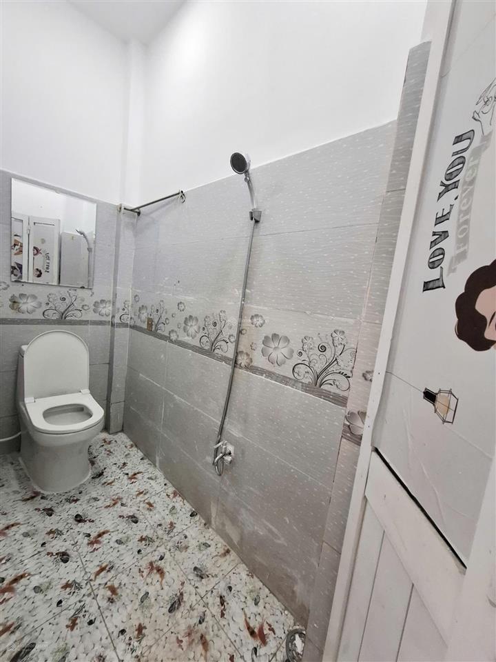 Nhà (dt 3,5x7m) có 2pn 2wc ở 551 lê văn khương quận 12, gần chợ thiếc. giá 1tỷ189tr còn tl