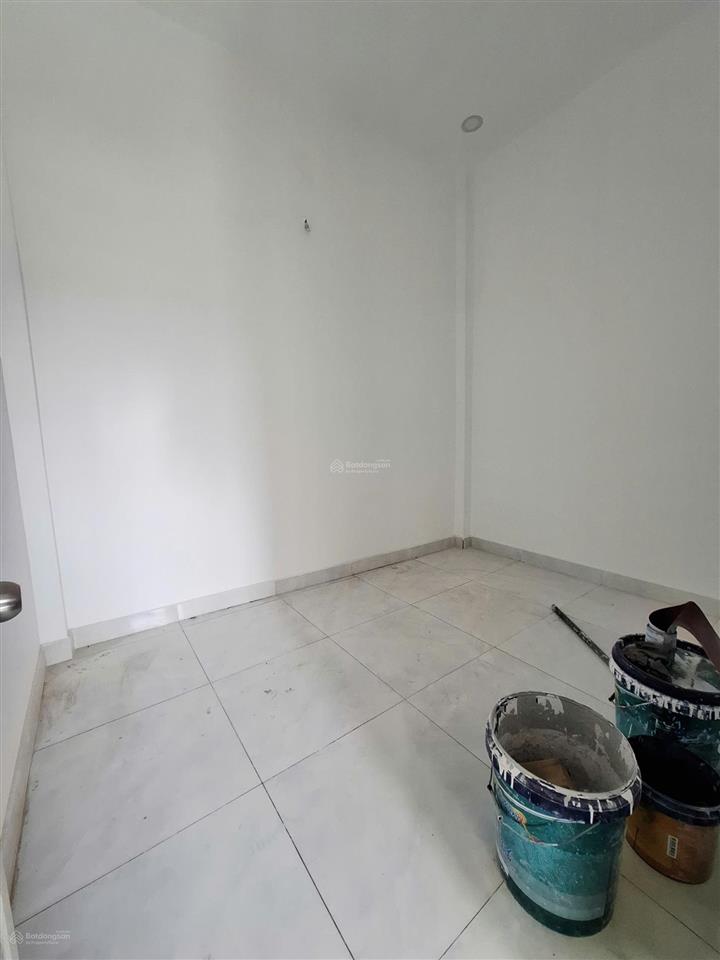 Nhà (dt 3,5x7m) có 2pn 2wc ở 551 lê văn khương quận 12, gần chợ thiếc. giá 1tỷ189tr còn tl