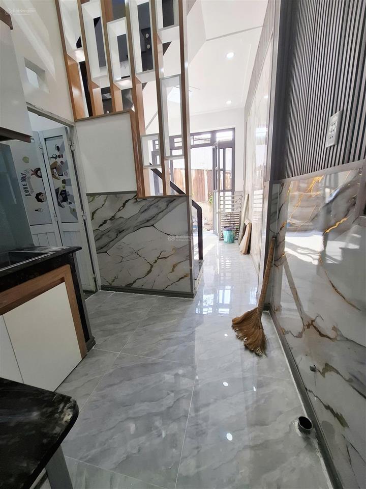 Nhà (dt 3,5x7m) có 2pn 2wc ở 551 lê văn khương quận 12, gần chợ thiếc. giá 1tỷ189tr còn tl