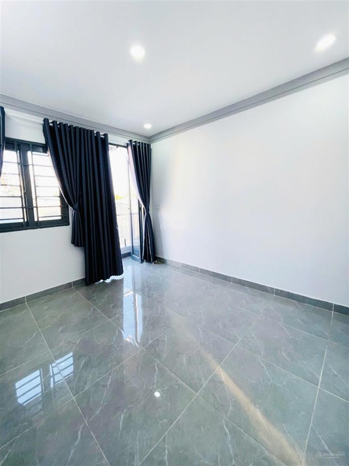 Nhà (dt 3,8x10m) ở trương thị hoa, quận 12. đối diện trường thcs nguyễn hiền, giá 1tỷ798tr còn tl