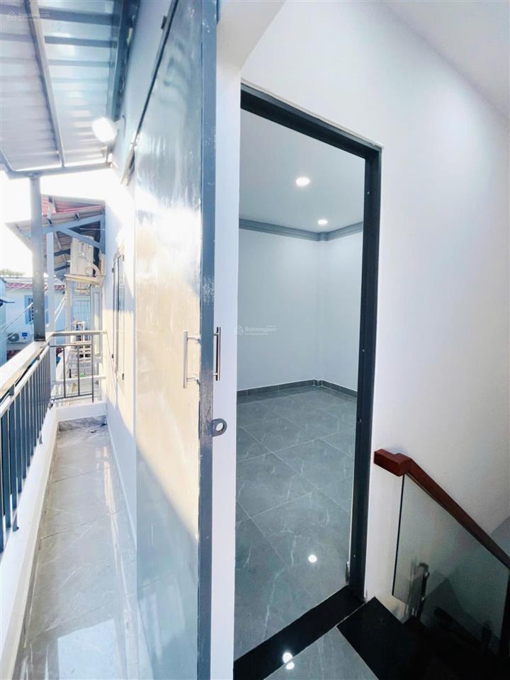 Nhà (dt 3,8x10m) ở trương thị hoa, quận 12. đối diện trường thcs nguyễn hiền, giá 1tỷ798tr còn tl