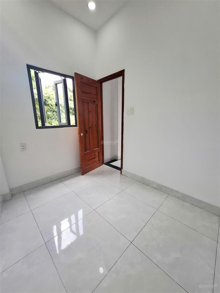 Nhà ở sẹc ngắn nguyễn văn quá gần giáo xứ chợ cầu giá 1tỷ380tr còn tl trực tiếp với chủ nhà