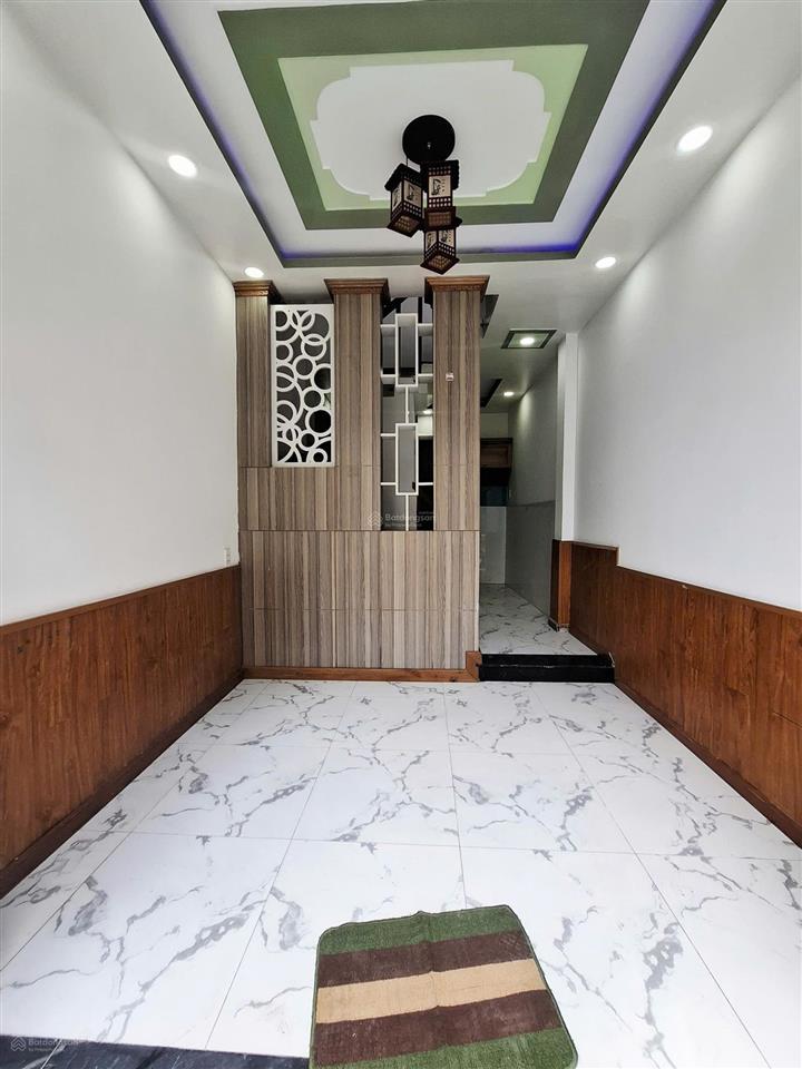 Nhà ở sẹc ngắn nguyễn văn quá gần giáo xứ chợ cầu giá 1tỷ380tr còn tl trực tiếp với chủ nhà