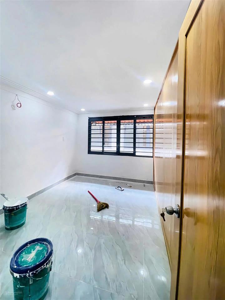 Nhà mới (dt 5,5x6m) có 2 phòng ngủ 2wc ở nguyễn ảnh thủ giá 1tỷ338tr còn thương lượng