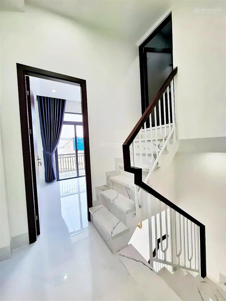 Nhà hẻm oto góc 2 mặt tiền ở hẻm 563 lê văn khương quận 12. giá 1tỷ830tr còn tl với chủ nhà