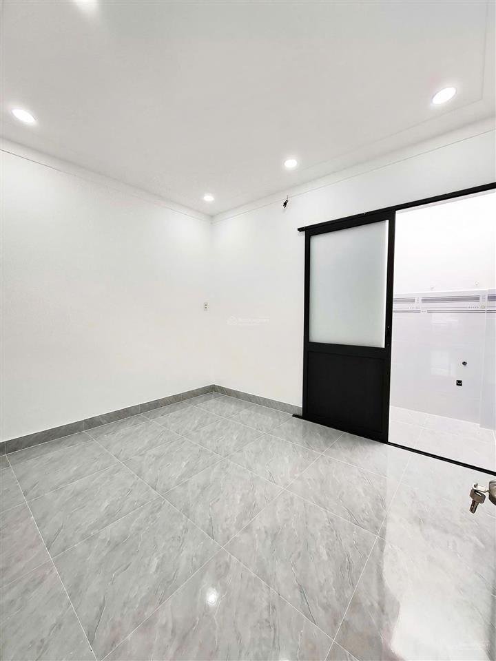 Nhà góc 2mt đường xe tải ở sẹc ngắn huỳnh thị hai, q12, gần bệnh viện q12, giá 1tỷ780tr còn tl