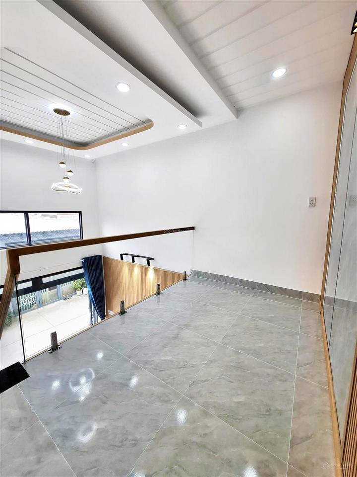 Nhà góc 2mt đường xe tải ở sẹc ngắn huỳnh thị hai, q12, gần bệnh viện q12, giá 1tỷ780tr còn tl