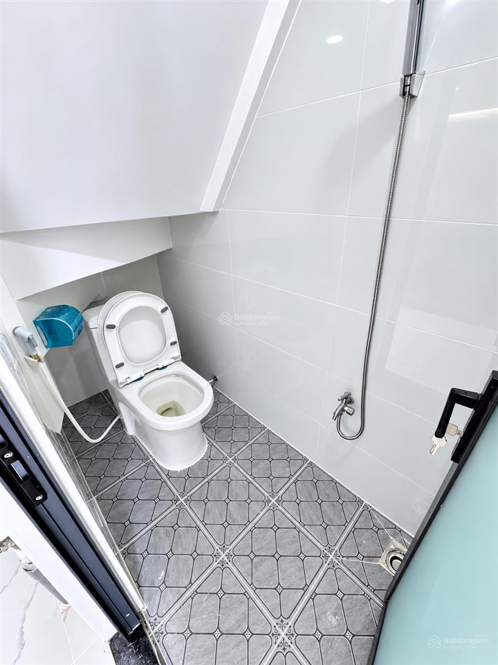 Nhà (dt3,5x6,5m) giá chỉ 880tr (còn tl) có 2 phòng ngủ ở đông bắc gần tô ký cầu vượt quang trung