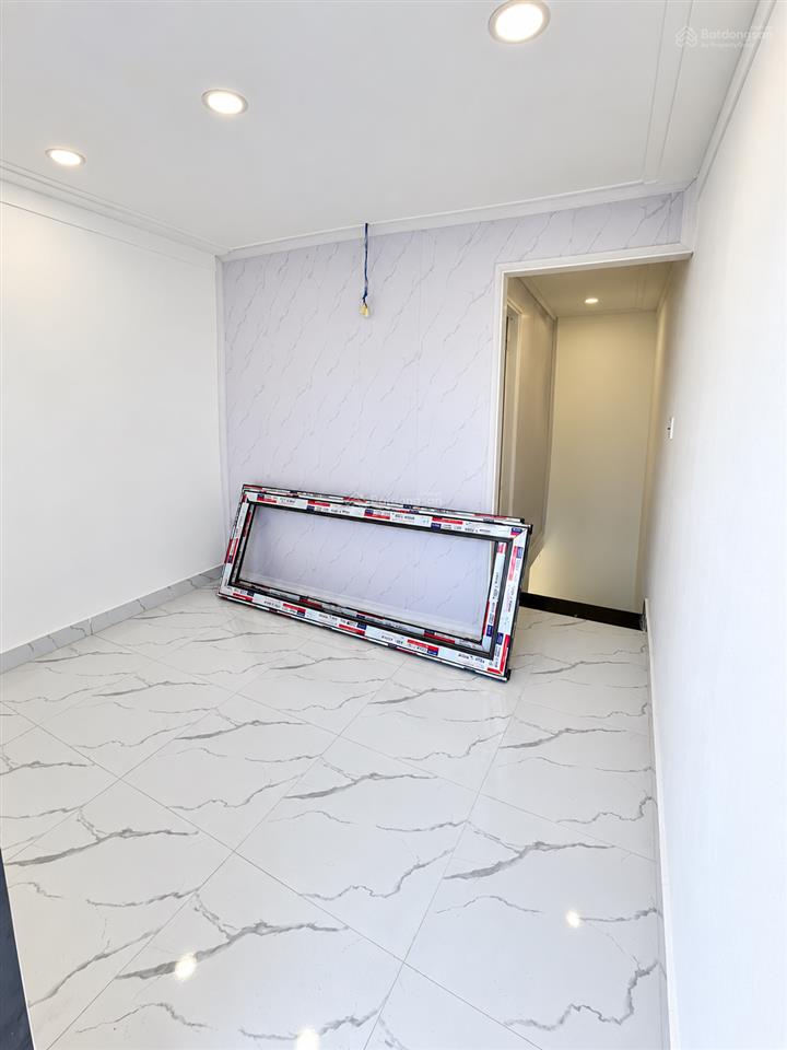 Nhà (dt3,5x6,5m) giá chỉ 880tr (còn tl) có 2 phòng ngủ ở đông bắc gần tô ký cầu vượt quang trung