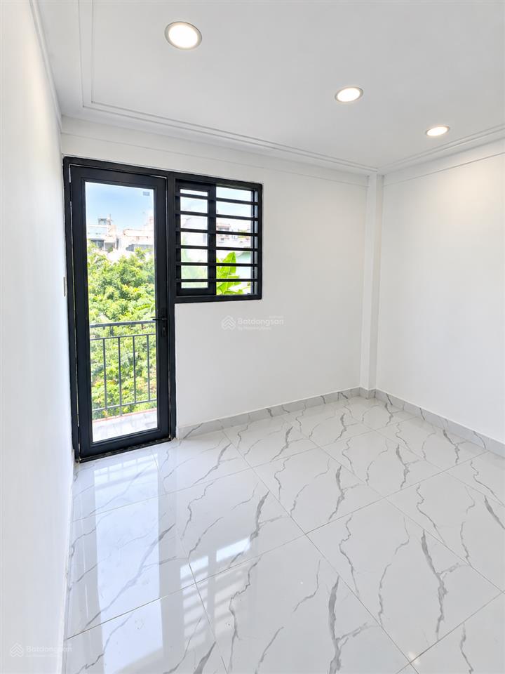 Nhà (dt3,5x6,5m) giá chỉ 880tr (còn tl) có 2 phòng ngủ ở đông bắc gần tô ký cầu vượt quang trung