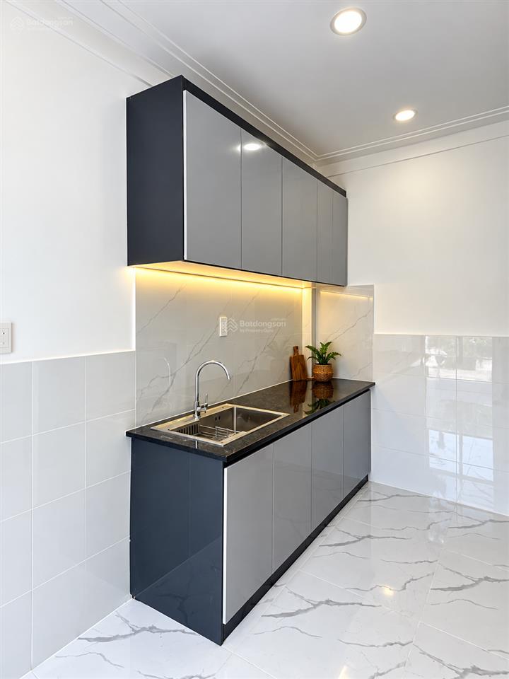 Nhà (dt3,5x6,5m) giá chỉ 880tr (còn tl) có 2 phòng ngủ ở đông bắc gần tô ký cầu vượt quang trung