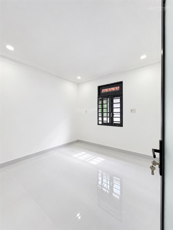 Nhà ở tô ký (dt 4x8m) ngay cầu vượt quang trung có 2pn. giá 1tỷ380tr còn tl. shc đc giữ sổ hồng gốc
