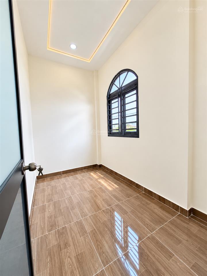Nhà mới (dt5x4,5m) giá 880tr (còn tl) có 2 phòng ngủ ở lê văn khương gần bến xe buýt thới an q12