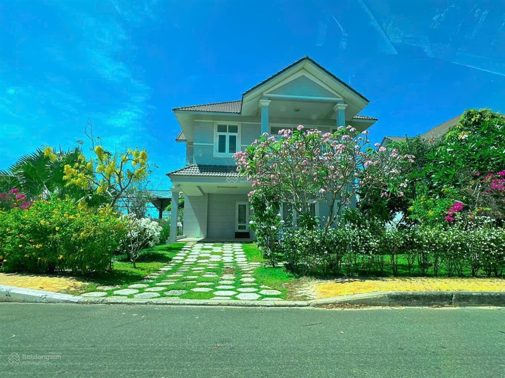 Biệt thự biển sealinks phan thiết, cách sân bay phan thiết 10 phút, dt 16x25m2 sổ hồng cá nhân