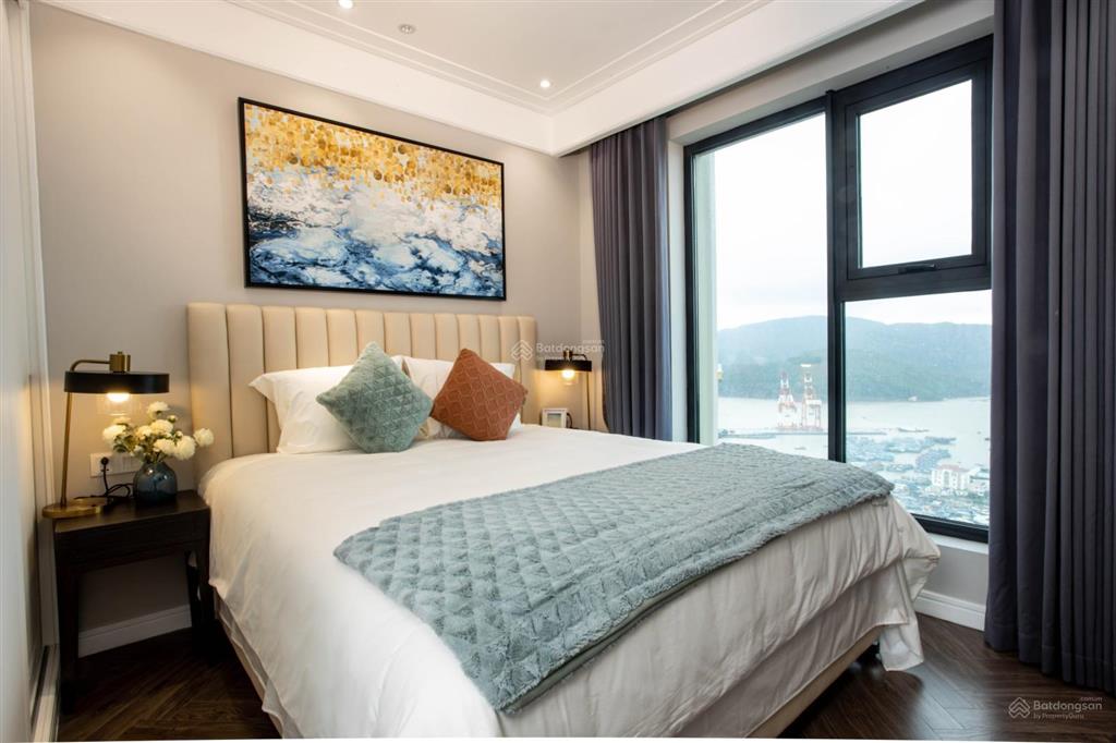 Căn 1pn 46m2, tầng cao view biển, full nội thất giá 1,7 tỷ đồng.  0935 739 *** để xem nhà