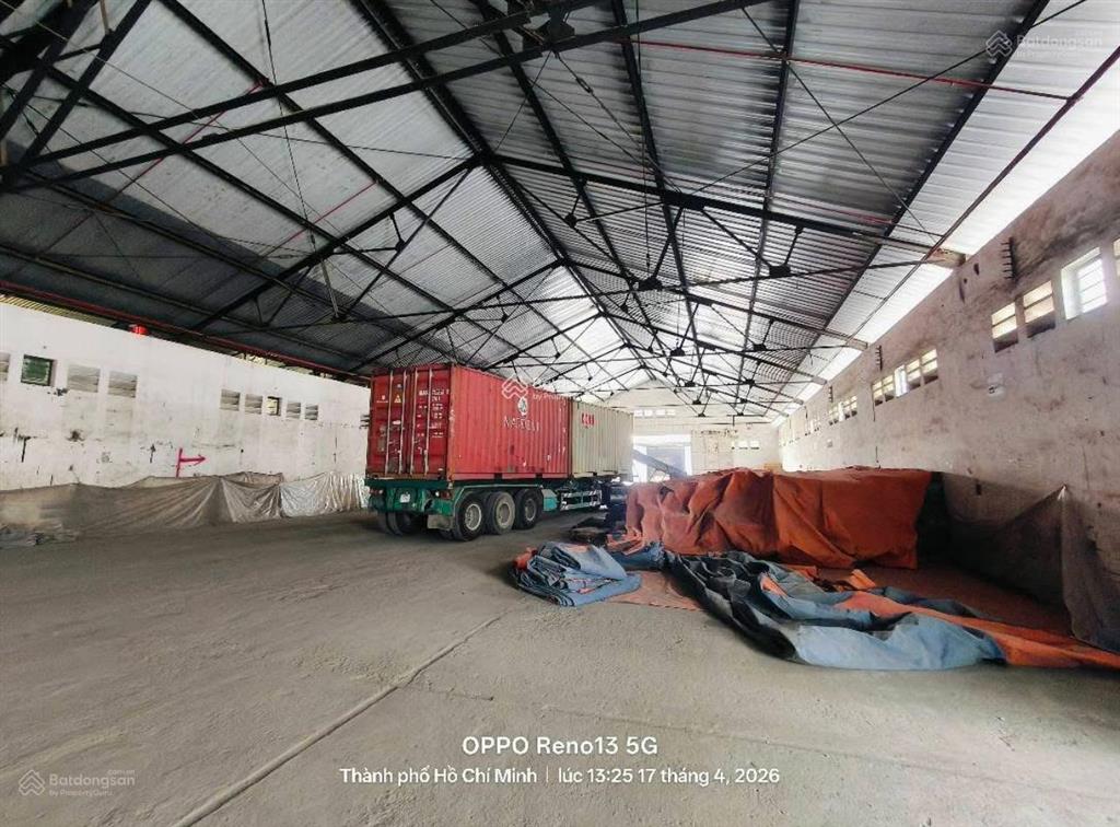 Kho 1400m2 có đầy đủ pccc tự động, bảo vệ 24/24. đường cont vào ngày, giá 80k/m2