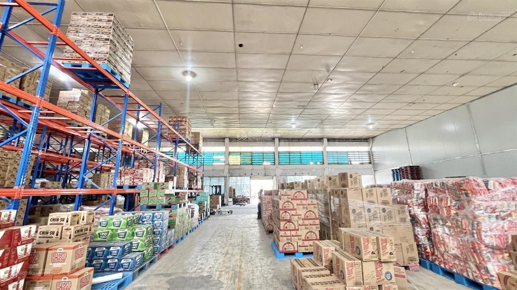 Cho thuê kho xưởng 1300m2 xa lộ hà nộingã tư bình thái, có pccc đường xe cont