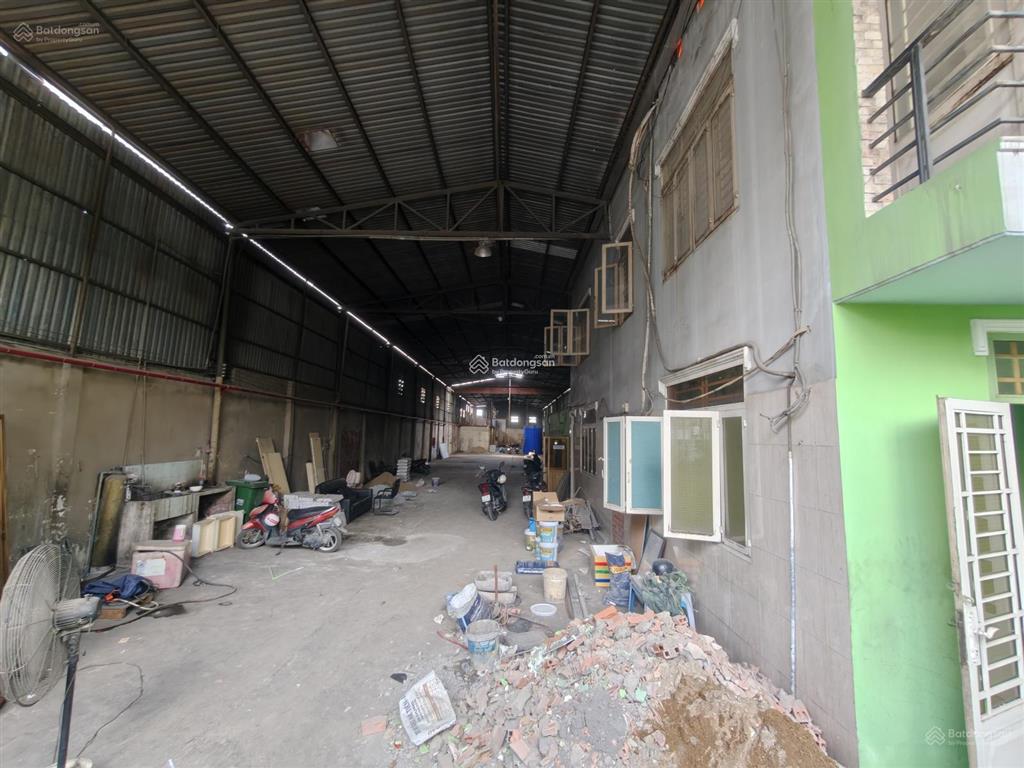 Cho thuê kho xưởng 900m2 gần chợ nông sản thủ đức, giá 70tr/th, đường xe cont, có pccc