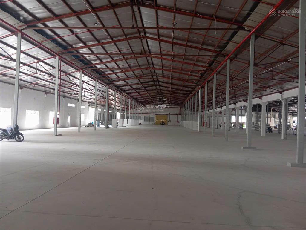Cho thuê kho 3300m2 dĩ an  kcn sóng thần 1, giáp thủ đức, pccc tự động thẩm duyệt, giá 360tr/th