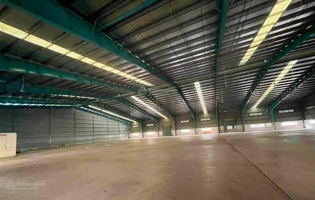 Cho thuê kho 2625m2 gần ngã tư thủ đức pccc tự động nghiệm thu, trần cao 12m, đường xe cont